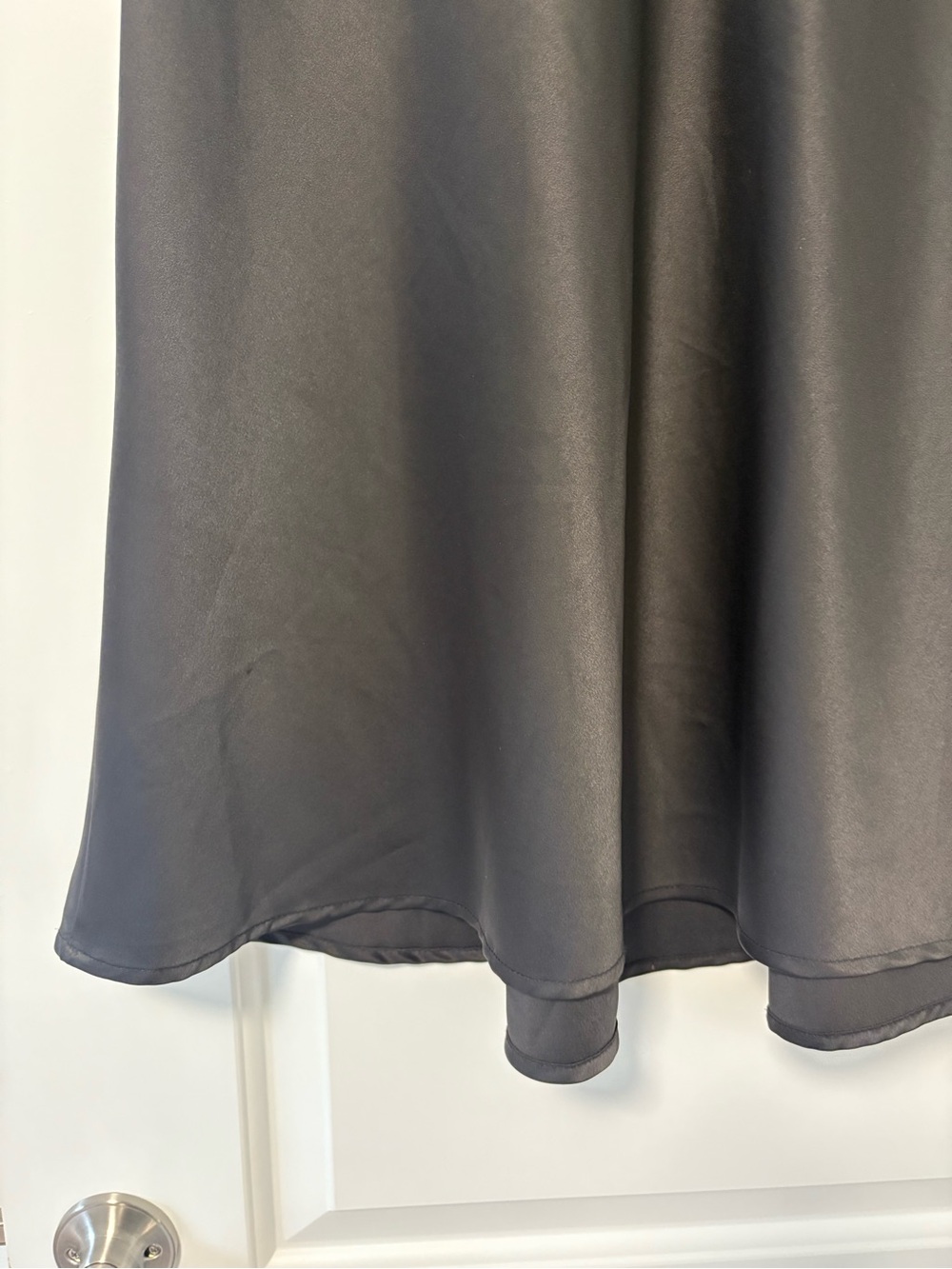 Satin black skirt - Picture 3 of 3